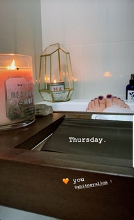 Katie Featherston feet photo thumbnail