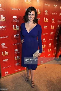 Katie Featherston feet photo thumbnail