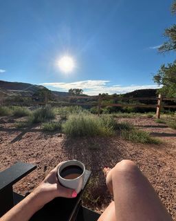 Katie Featherston feet photo thumbnail