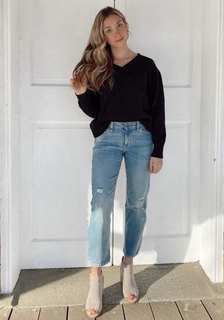 Katie Feeney feet photo thumbnail