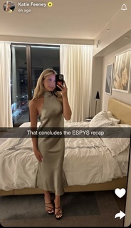 Katie Feeney feet photo thumbnail