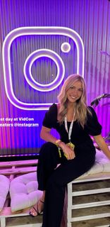 Katie Feeney feet photo thumbnail