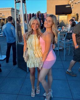 Katie Feeney feet photo thumbnail