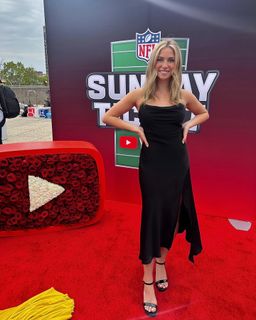 Katie Feeney feet photo thumbnail
