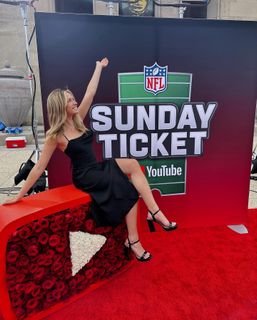 Katie Feeney feet photo thumbnail