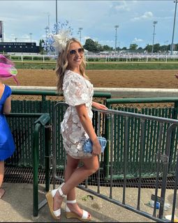 Katie Feeney feet photo thumbnail