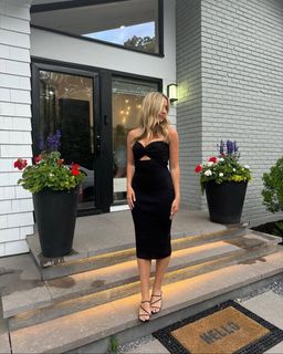 Katie Feeney feet photo thumbnail