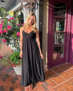 Katie Feeney feet photo thumbnail