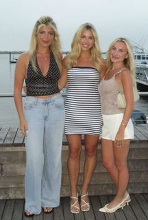 Katie Feeney feet photo thumbnail