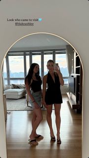 Katie Feeney feet photo thumbnail