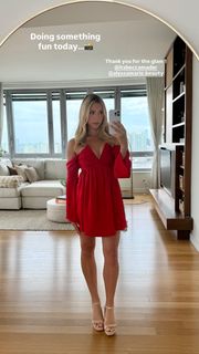 Katie Feeney feet photo thumbnail