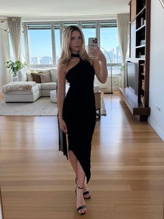 Katie Feeney feet photo thumbnail