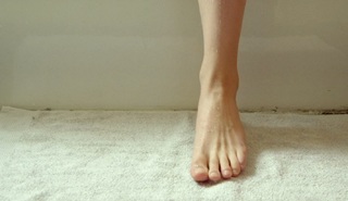 Katie Findlay feet photo 11
