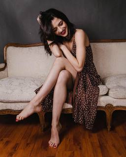 Katie Findlay feet photo 18