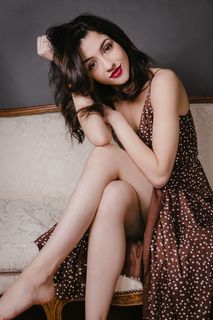 Katie Findlay feet photo 8