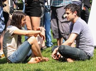Katie Holmes feet photo thumbnail
