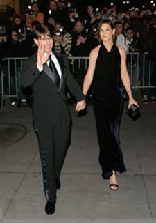 Katie Holmes feet photo thumbnail
