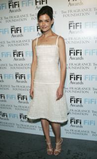 Katie Holmes feet photo thumbnail