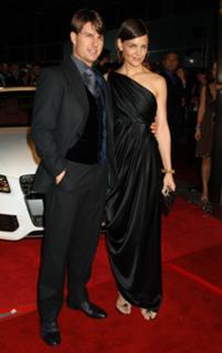 Katie Holmes feet photo thumbnail