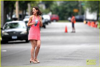 Katie Holmes feet photo thumbnail