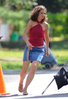 Katie Holmes feet photo thumbnail