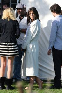 Katie Holmes feet photo thumbnail