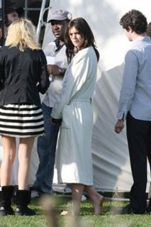 Katie Holmes feet photo thumbnail
