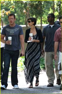 Katie Holmes feet photo thumbnail
