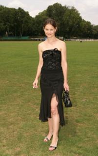 Katie Holmes feet photo thumbnail