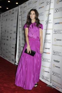 Katie Holmes feet photo thumbnail
