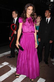 Katie Holmes feet photo thumbnail