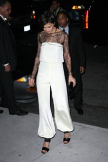 Katie Holmes feet photo thumbnail