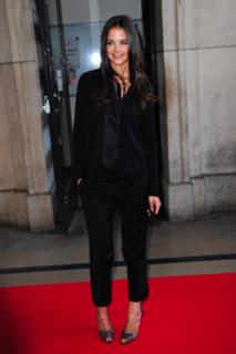 Katie Holmes feet photo thumbnail
