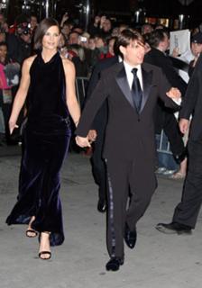 Katie Holmes feet photo thumbnail