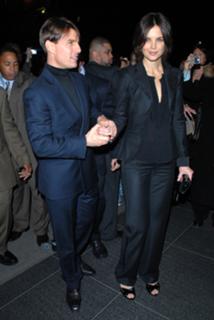 Katie Holmes feet photo thumbnail