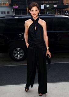 Katie Holmes feet photo thumbnail