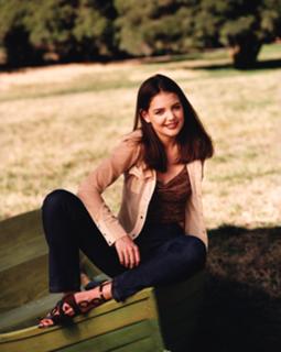Katie Holmes feet photo thumbnail