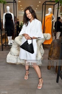 Katie Holmes feet photo thumbnail