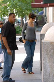 Katie Holmes feet photo thumbnail
