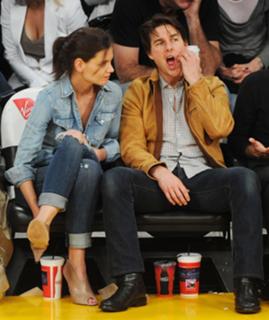 Katie Holmes feet photo thumbnail