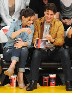 Katie Holmes feet photo thumbnail