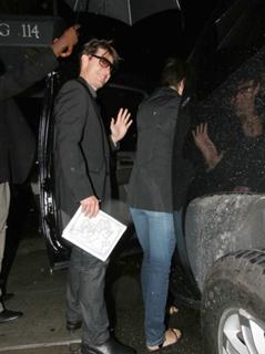 Katie Holmes feet photo thumbnail