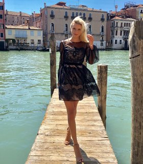 Katie Kearny feet photo 10