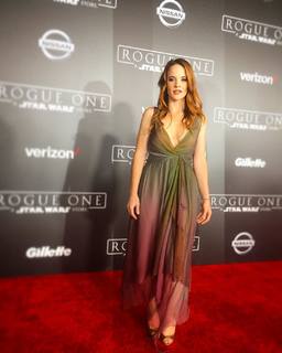 Katie Leclerc feet photo 13