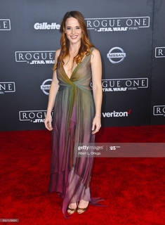 Katie Leclerc feet photo 7