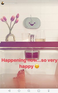 Katie Lee feet photo thumbnail