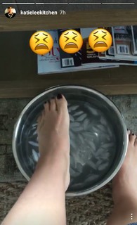 Katie Lee feet photo thumbnail