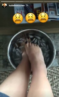 Katie Lee feet photo thumbnail