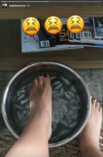 Katie Lee feet photo thumbnail