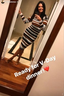 Katie Lee feet photo thumbnail